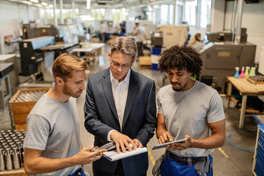 Manufacturing Operations Mobile App for Production Monitoring and Workforce Management