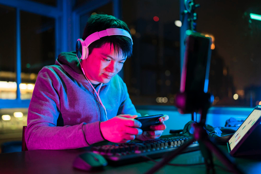 NFT trading platform for gaming communities