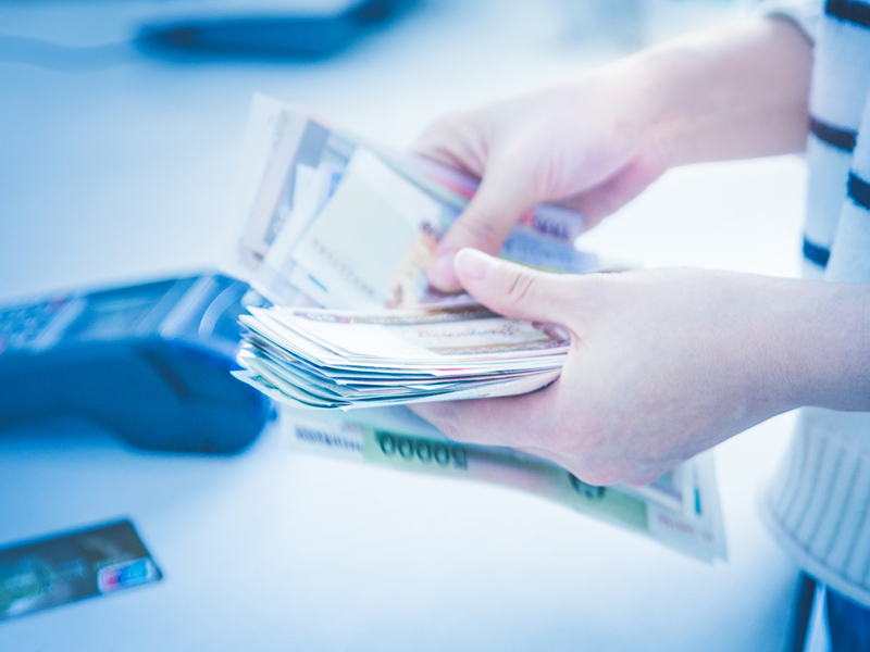 enhancing customer trust with salesforce: 35% faster complaint handling for a bank